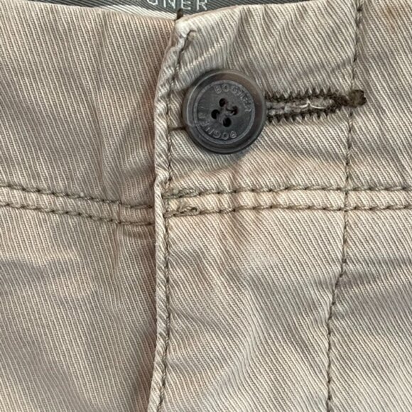 PRICED TO SELL - See Description for details -- MEN'S Bogner Cargo Shorts - Picture 4 of 12